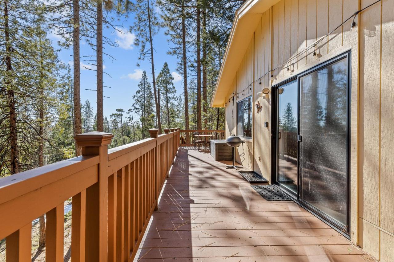 Big Trees, Little Cabin Arnold Esterno foto